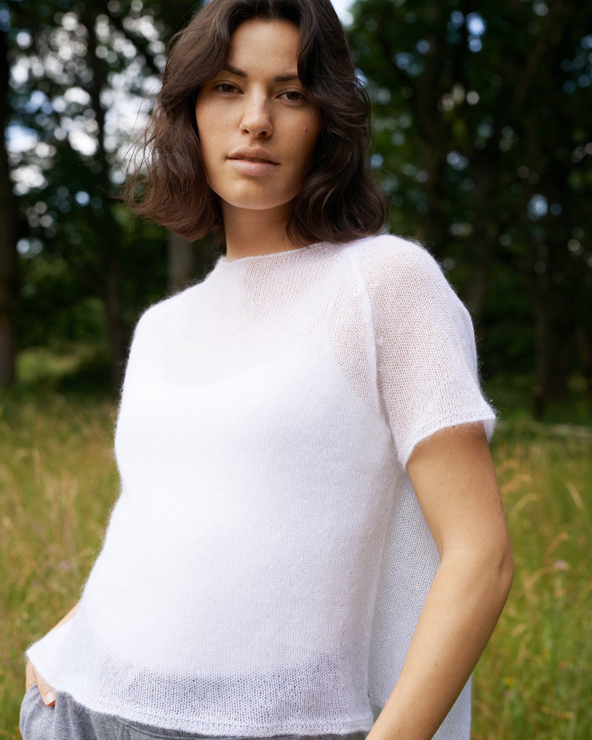 Mohairshirt OLIVIA Vorderansicht an Model  in der Farbe pearl white